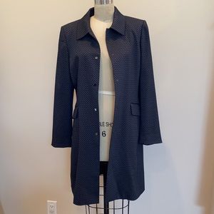 Tahari Arthur Levine women’s grey jacket blazer coat size 8 made in Hong Kong